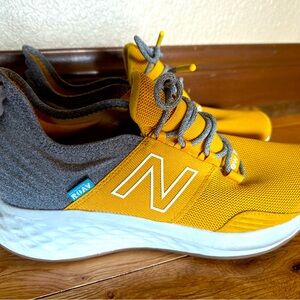NEW Men’s size 10 New Balance Yellow Athletic Shoes